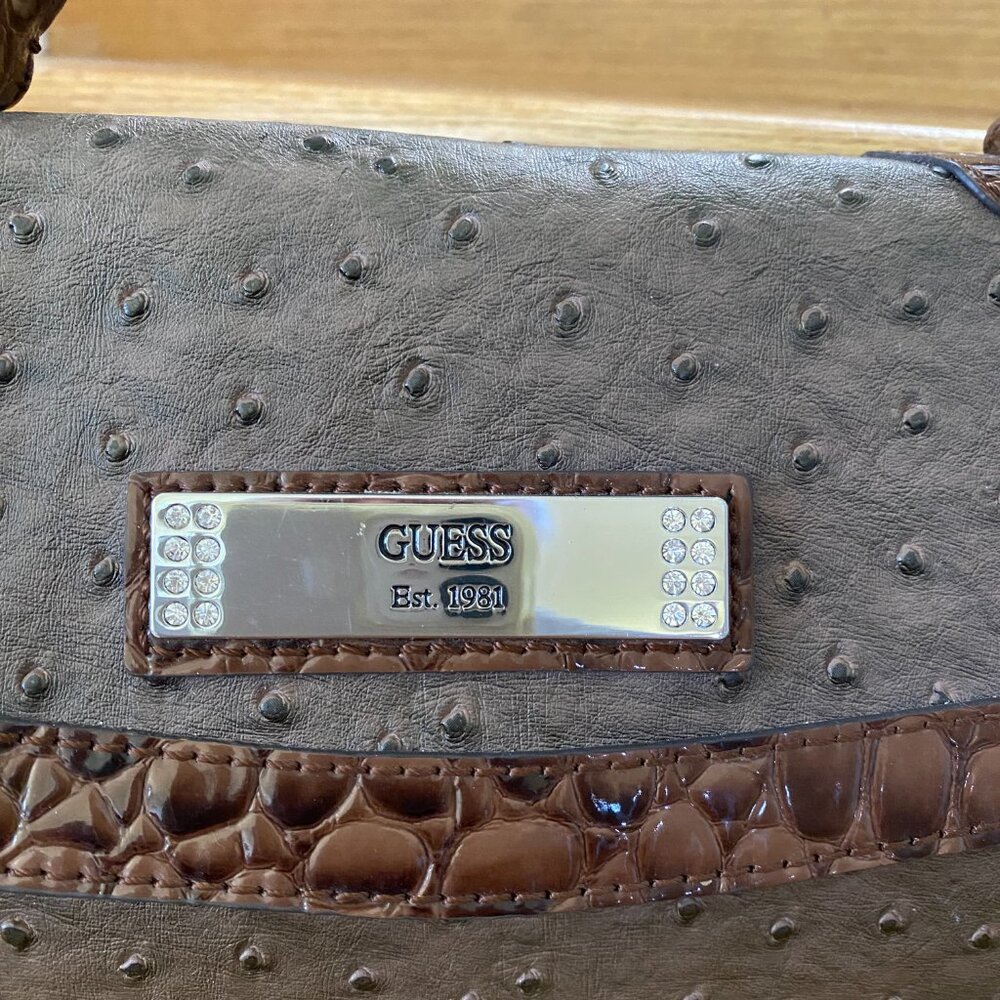 Guess Hand Bag - Picture 2 of 11